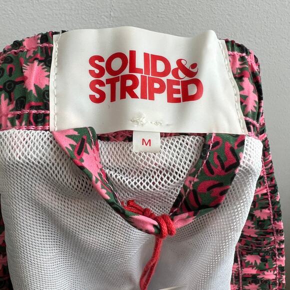 NWT Solid & Striped Pink Floral Geo Men's The Classic Shorts Mid-Length Swim M - Picture 6 of 8